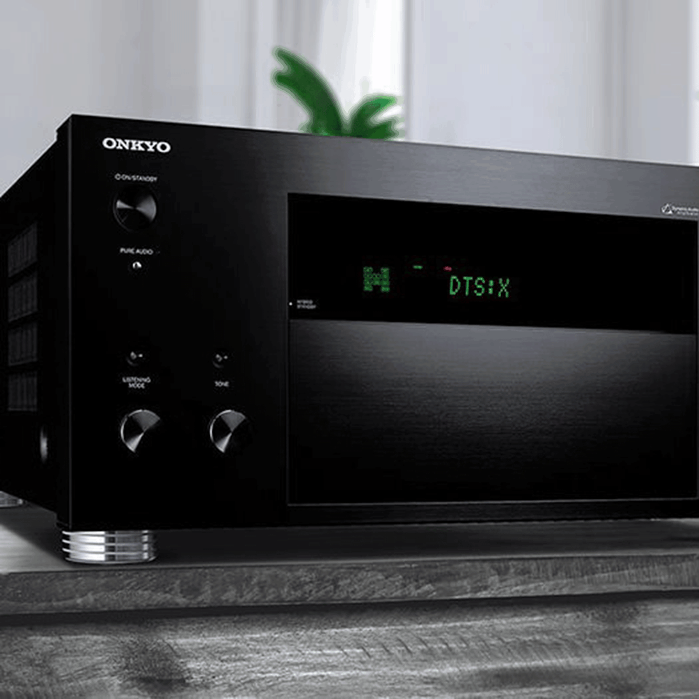 TX RZ1100 lifestyle 2000x2000